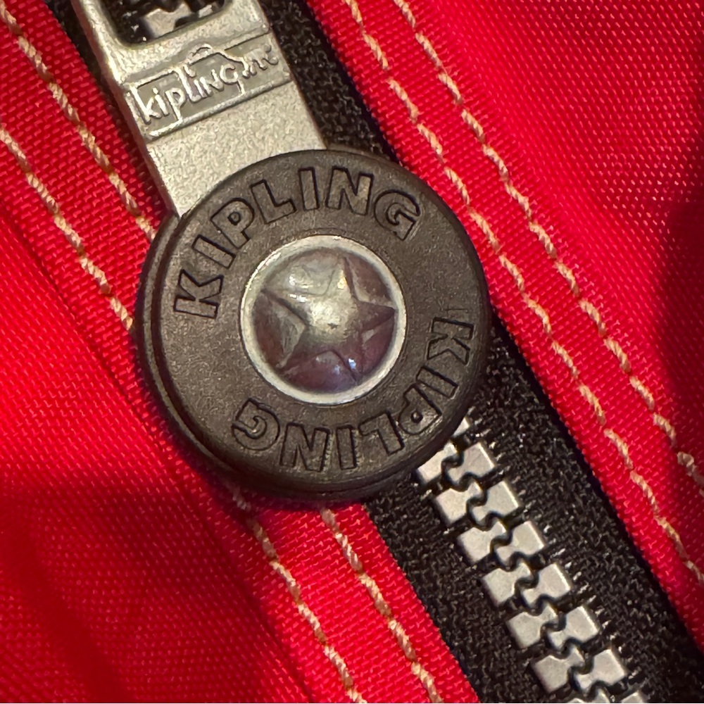 KIPLING DUFFLE TRAVEL BAG red. Vintage - Picture 9 of 13